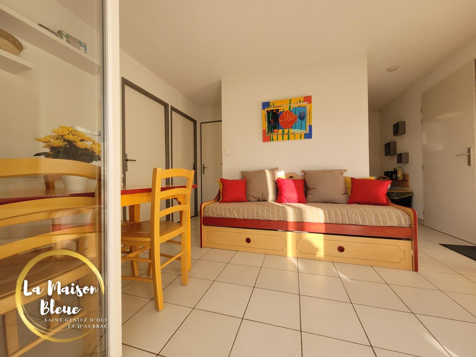 La Maison Bleue, Village Vacances, Piscine, Parking Saint-Geniez-dʼOlt Dış mekan fotoğraf