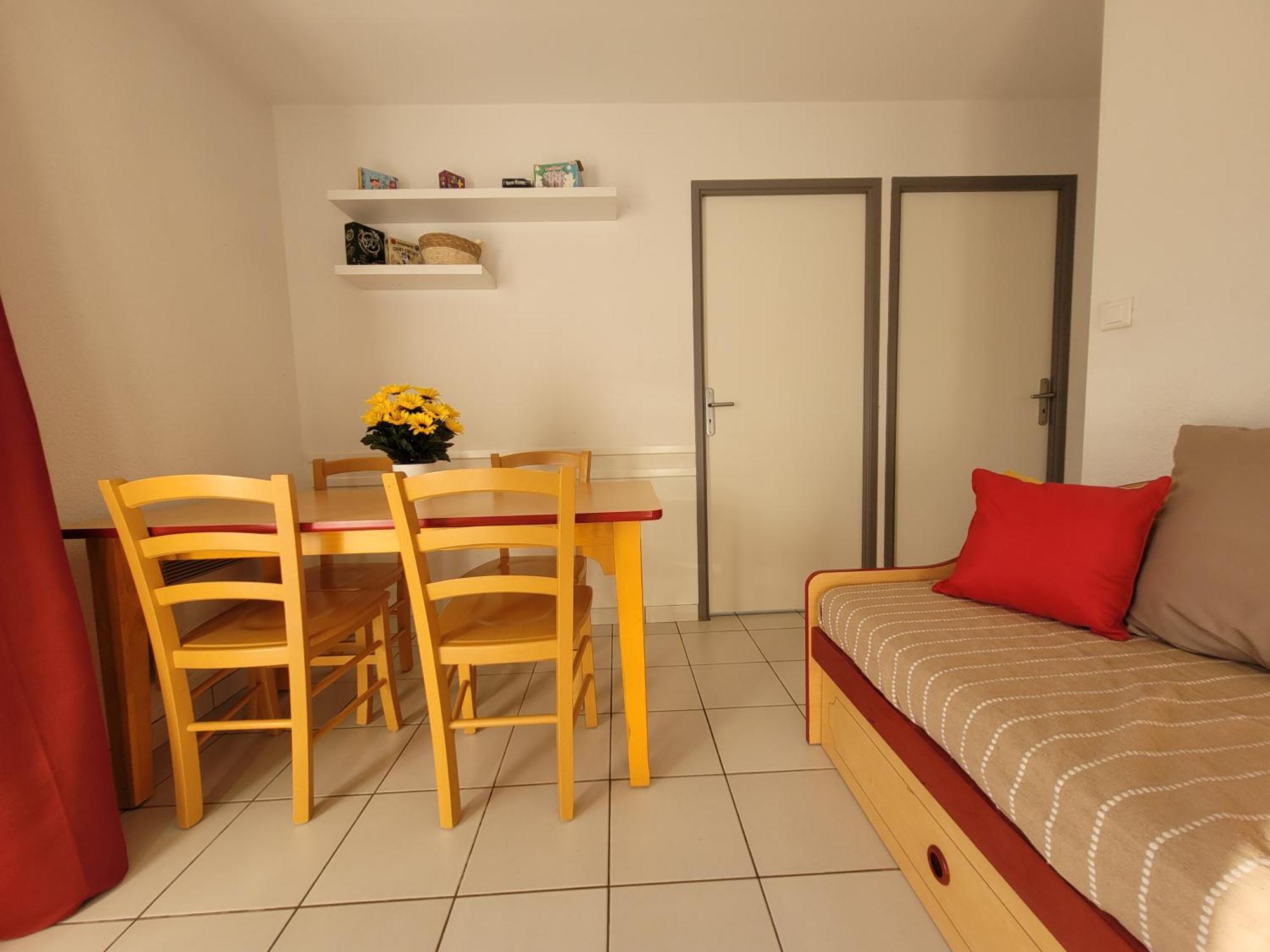 La Maison Bleue, Village Vacances, Piscine, Parking Saint-Geniez-dʼOlt Dış mekan fotoğraf